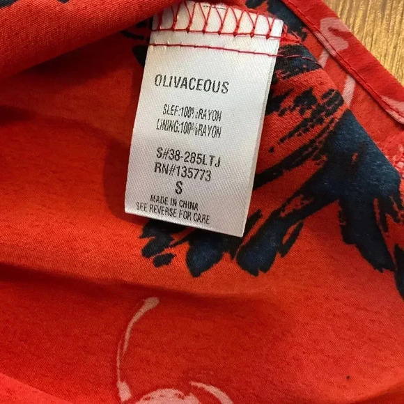 VICI‎ Women's Red Floral V Neck Open Front Tie Knot Crop Top Sz S - Picture 6 of 6